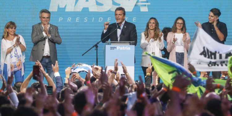 Tras una remontada histórica, Massa defenderá la democracia en el balotaje frente a Milei