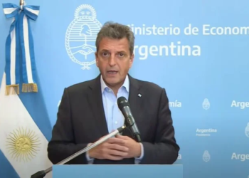 SERGIO MASSA CONGELO EL IMPUESTO A LOS COMBUSTIBLES: “Nosotros vamos a defender el bolsillo de los argentinos”.