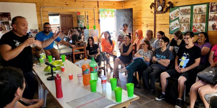 Luchadores barriales transforman la bronca y dolor en alegría y lucha