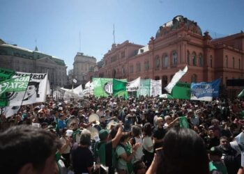 ATE profundizó su plan de lucha con un nuevo paro nacional y masiva movilización a Economía
