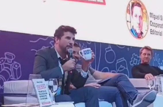 La UBV no pasó desapercibida por la Feria del Libro