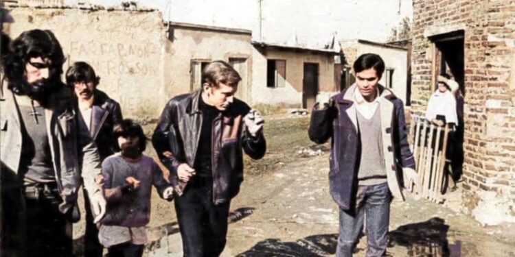 Con los pies en barro