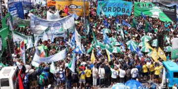 “Enero negro: cada 3 minutos un trabajador pierde el empleo”