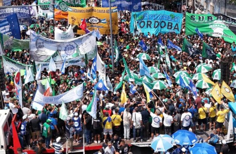 “Enero negro: cada 3 minutos un trabajador pierde el empleo”