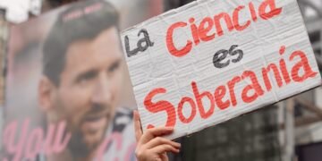 “Argentina en crecimiento: crecen los despidos, desalojos y quiebras. Crece la lucha”