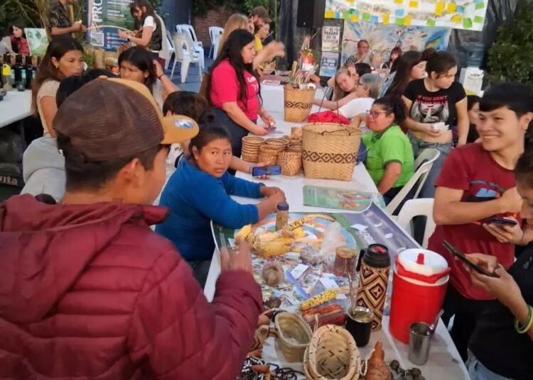 “La industria se viene abajo y la tierra se regala”