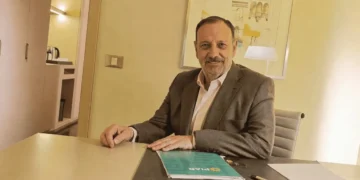 Ricardo Quintela apuntó contra Javier Milei: «Tiene un desequilibrio emocional muy fuerte; hay que exigir examen psicofísico para ser presidente»