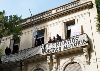 Defender nuestra identidad