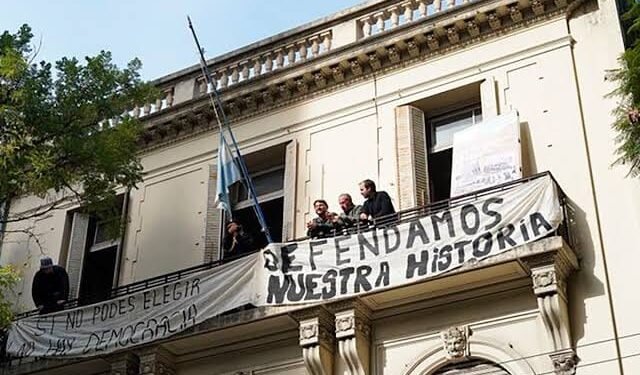 Defender nuestra identidad